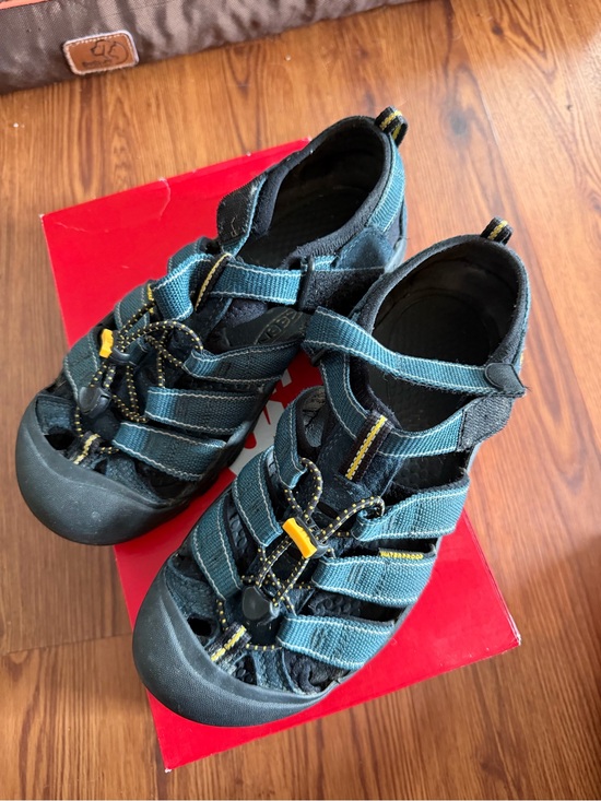 Keen Other - Keen Kids Teal and Black Closed-Toe Outdoor Sandals size 6